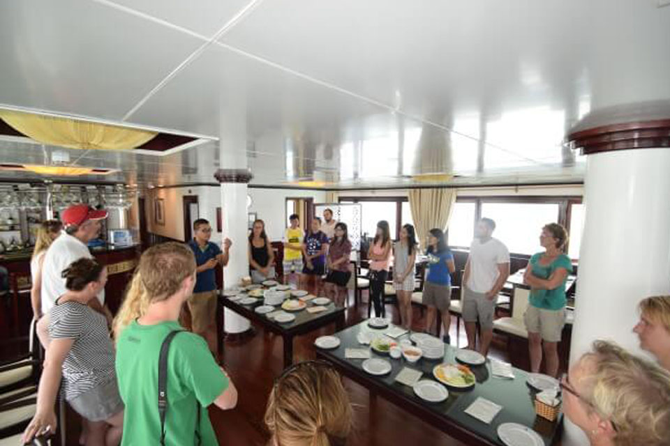 cooking-class-halong-silversea-palace-cruise-3-days-2-nights-2