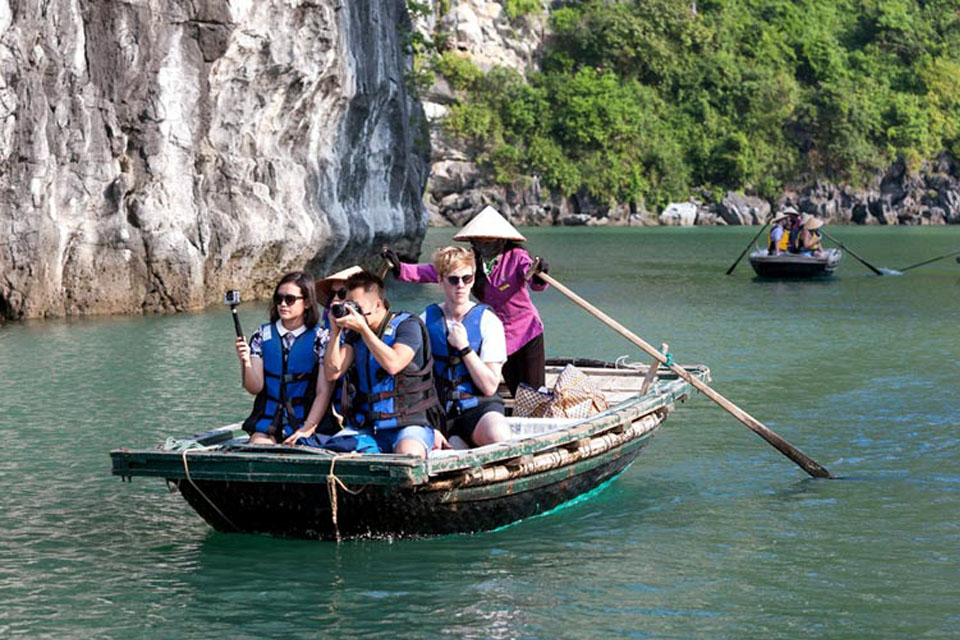 bamboo-boat-halong-swan-cruise-3-days-2-nights-4