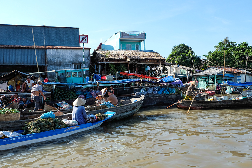 cai-rang-floating-market-1