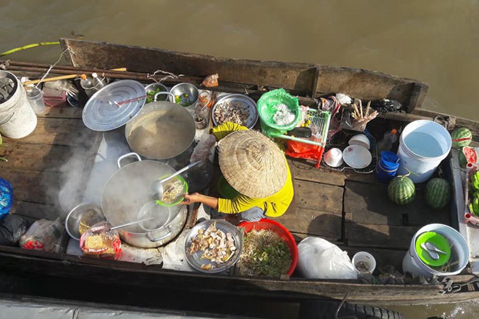 960-rice-noodle-boat