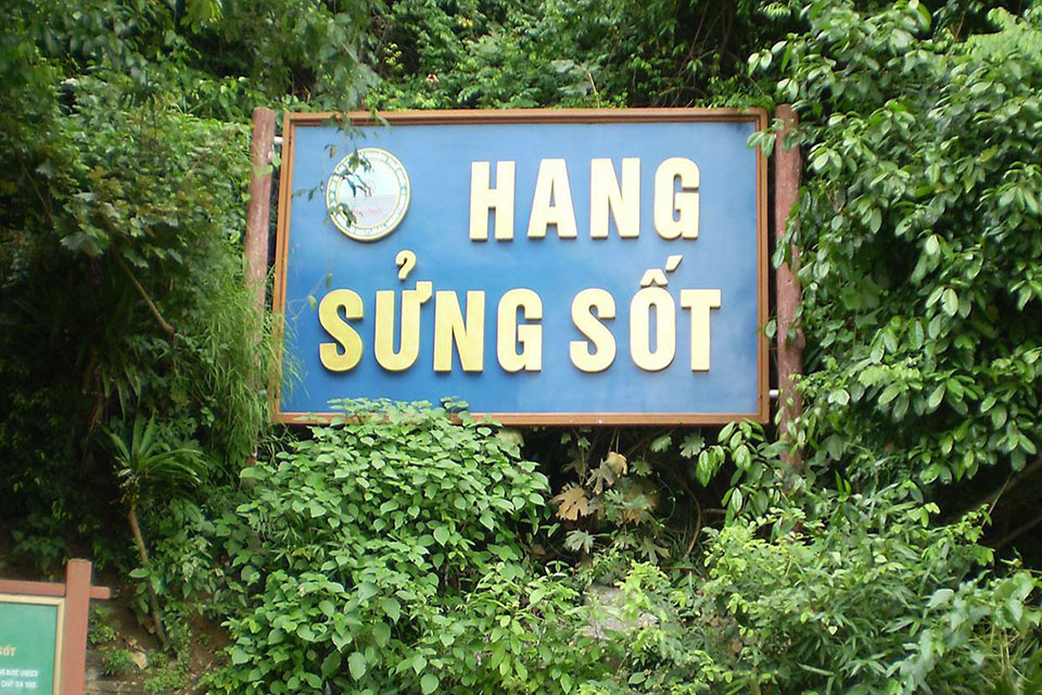 ha-long-sung-sot-cave-private-boat-trip-from-halong-2