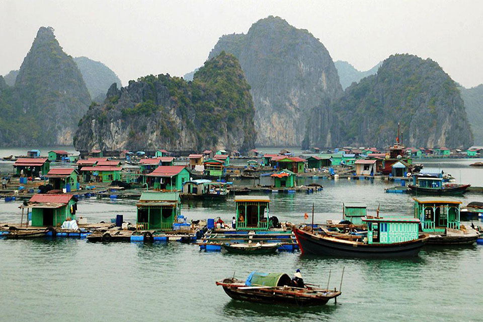 cua-van-private-boat-trip-from-halong-4