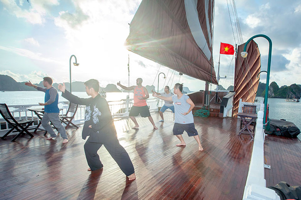 tai-chi-violet-cruise-2-days-1-night-3