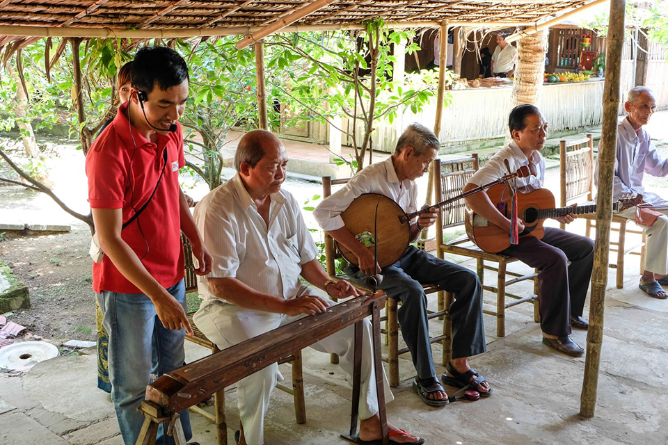 folk-music-show-my-tho-ben-tre-full-day-group-tour-4