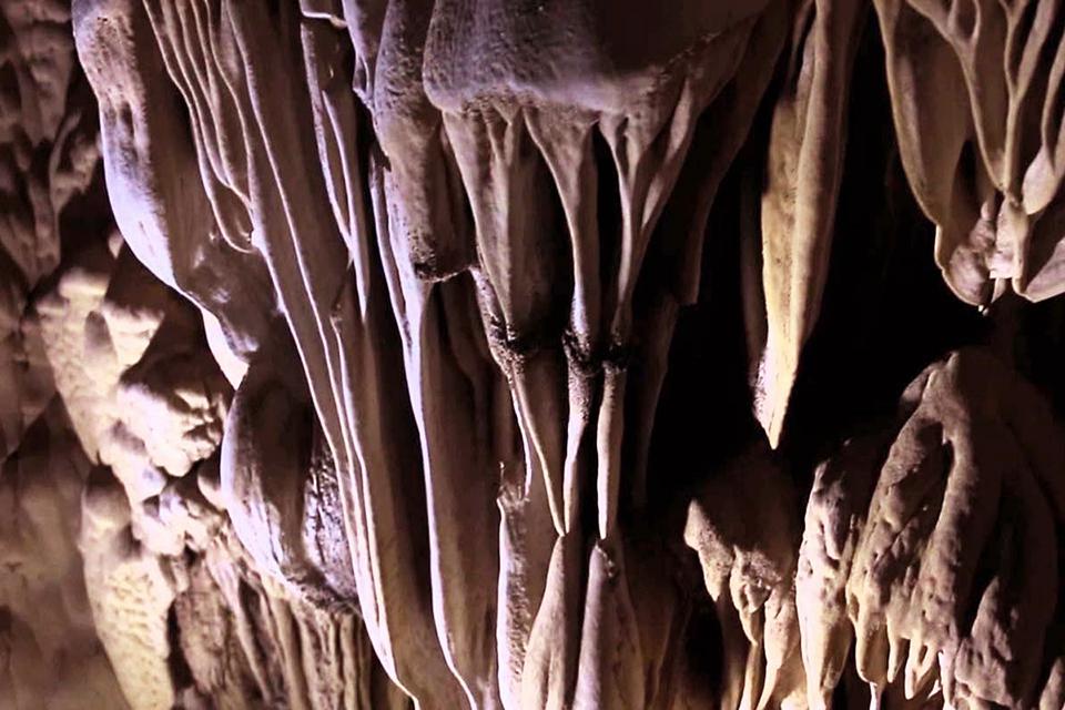 960-paradise-cave-inside