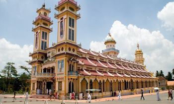 A memorable trip to Cao Dai Great Temple