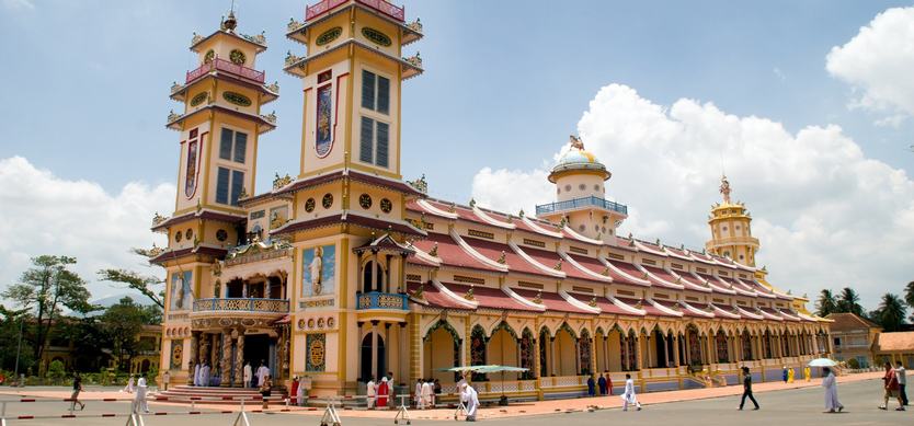 A memorable trip to Cao Dai Great Temple