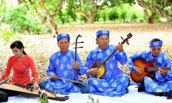 Top artist preserves Mekong farm music
