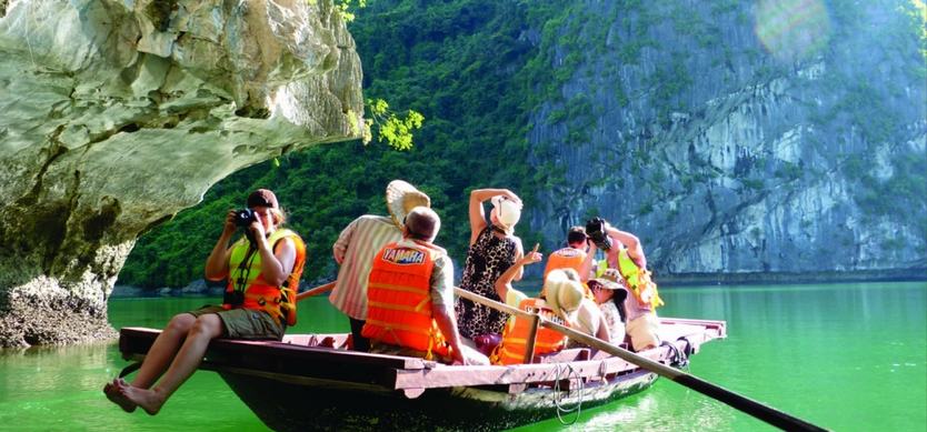 Top 3 interesting activities on Halong Bay cruises