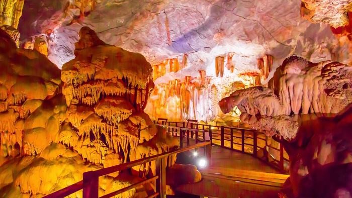 Thien Cung Cave