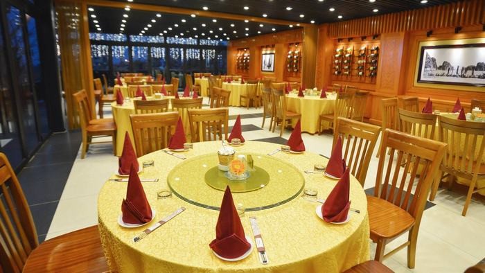 Restaurant in Halong