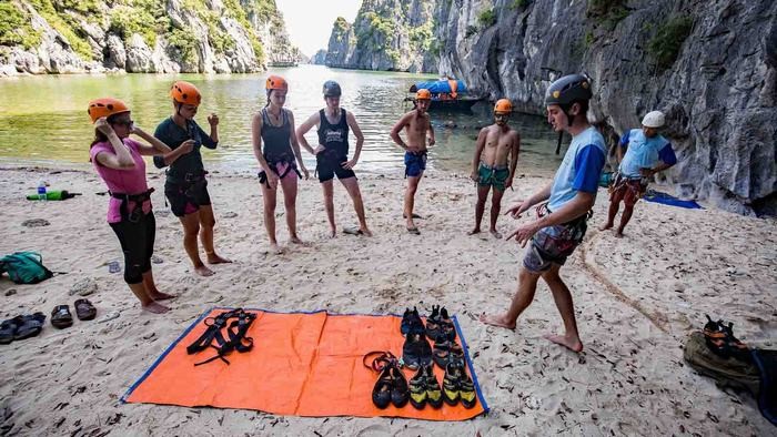 Climbing in Halong Bay