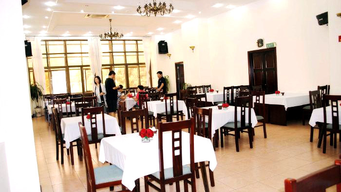 The restaurant at Van Hai Hotel