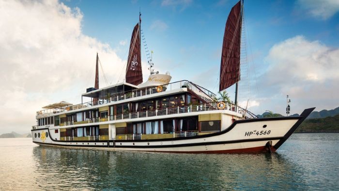 Best Halong Cruises for the Honeymoon