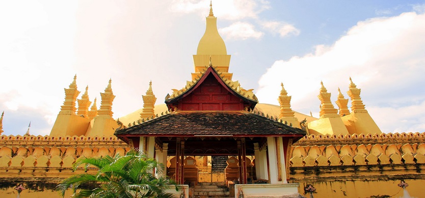 That Luang - the majestic construction in the heart of Vientiane