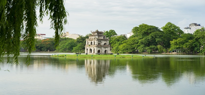 What to eat around Hoan Kiem lake