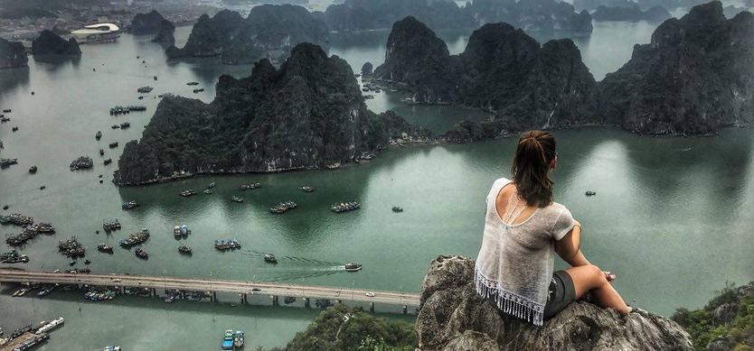 fr-Admire a gorgeous Halong Bay from Bai Tho Mountain