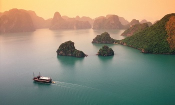 How To Reach Halong Bay