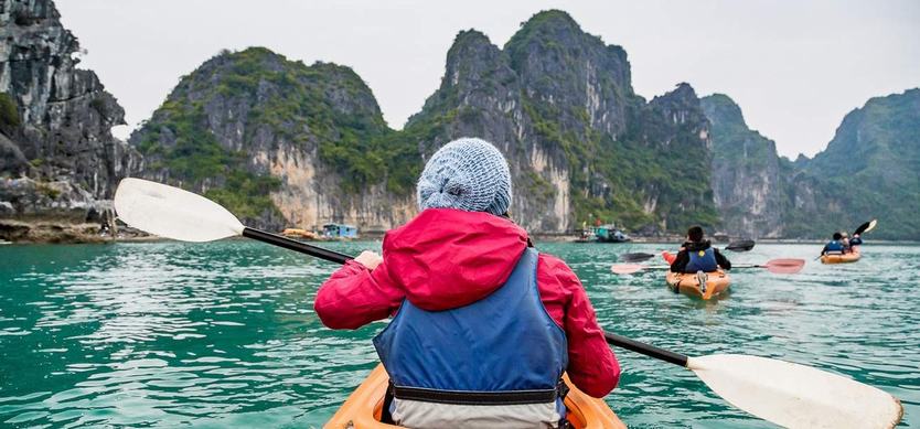 vi-Kayaking in Halong Bay