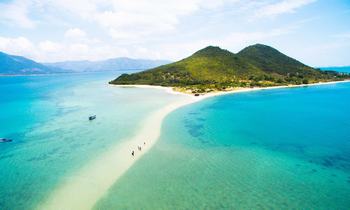 Laze yourself on the most beautiful beaches in Vietnam