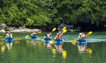 The complete list of top things to do in Halong Bay