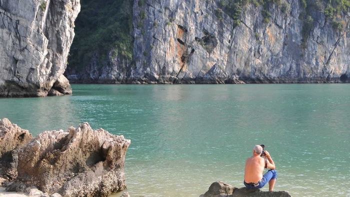 Beautiful beach in Bai Tu Long