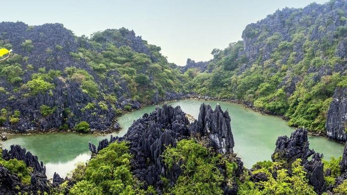 Bai Tu Long National Park 