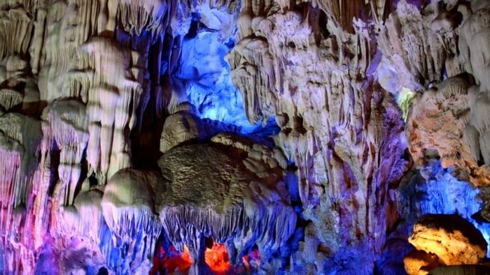 Thien Cung Cave