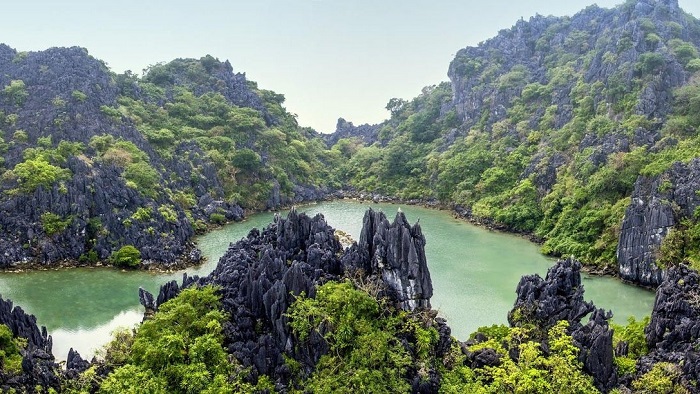 Bai Tu Long National Park