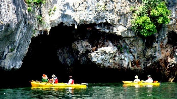 Kayaking in Lan Ha