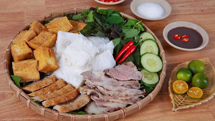 Noodles with fried tofu 