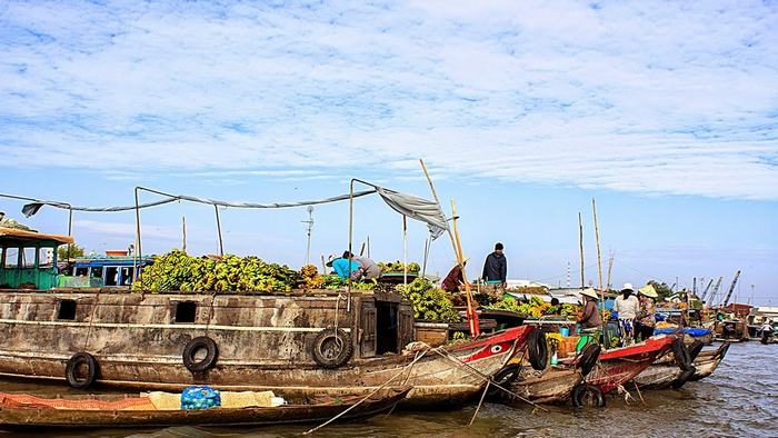 Long Xuyen Floating Market 