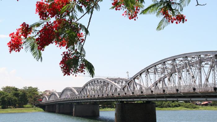 Trang Tien Bridge