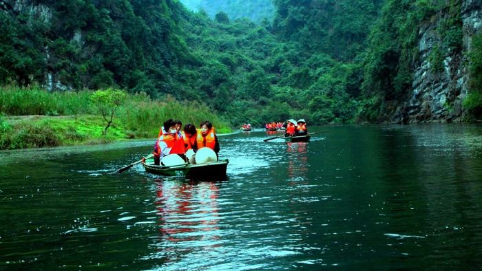 Explore Trang An by boat