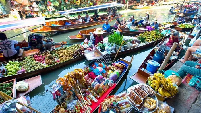 Floating market