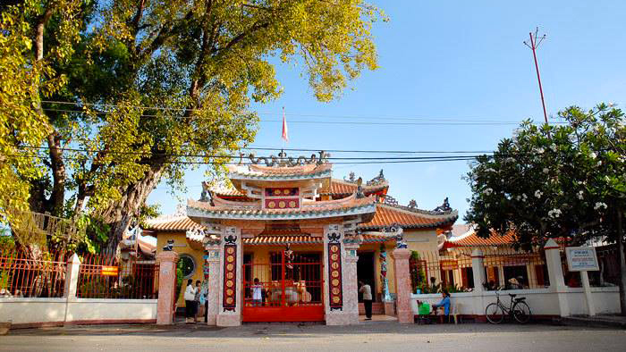 Nguyen Trung Truc Temple