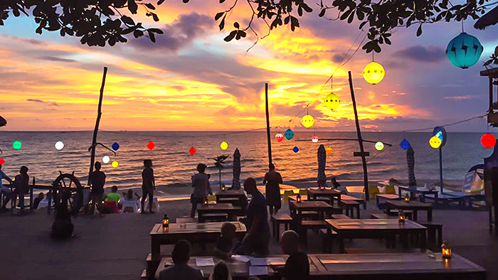 The beautiful sunset at Rory's Beach Bar