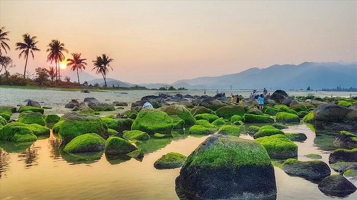 Nam O beach