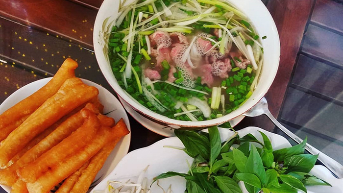 Rice noodle soup with beef - the must-try specialty in Vietnam