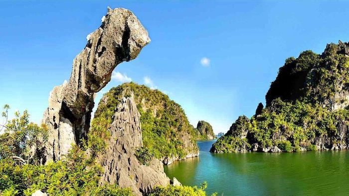 Scenery in Halong Bay