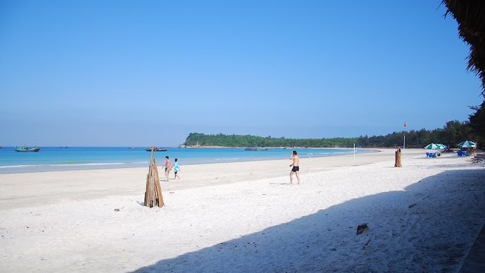 Minh Chau beach