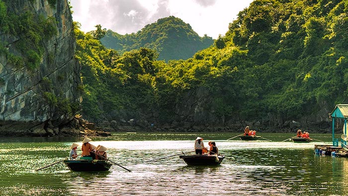 Traveling around Halong Bay