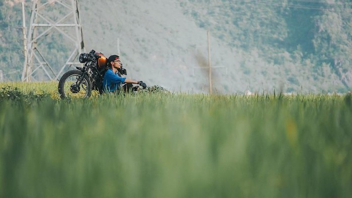 Traveling to Mai Chau by motorbike