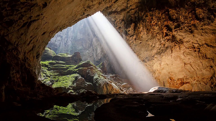A corner of Son Doong cave (youtube.com)