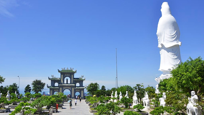 The highest statue of Avalokitesvara in Linh Ung pagoda