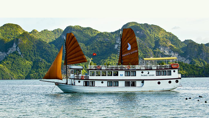 Halong Phoenix cruise