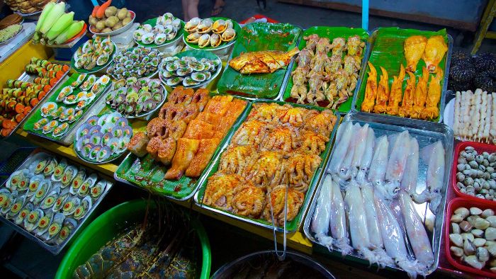 Seafood stall in Dinh Cau night market