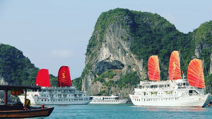 7 reasons to visit Halong Bay