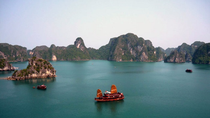 7 reasons to visit Halong Bay