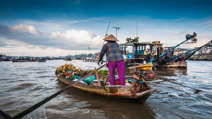 Explore 6 most popular floating markets in Mekong River Delta